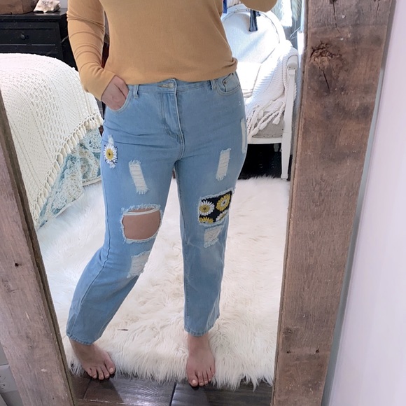 Boho high rise distressed sunflower daisy floral patch 70’s jeans size XLarge - Picture 2 of 8